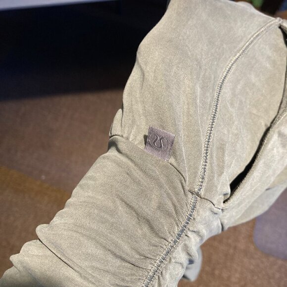 Lululemon Into Something Good Pant-Size 2 - Picture 15 of 16